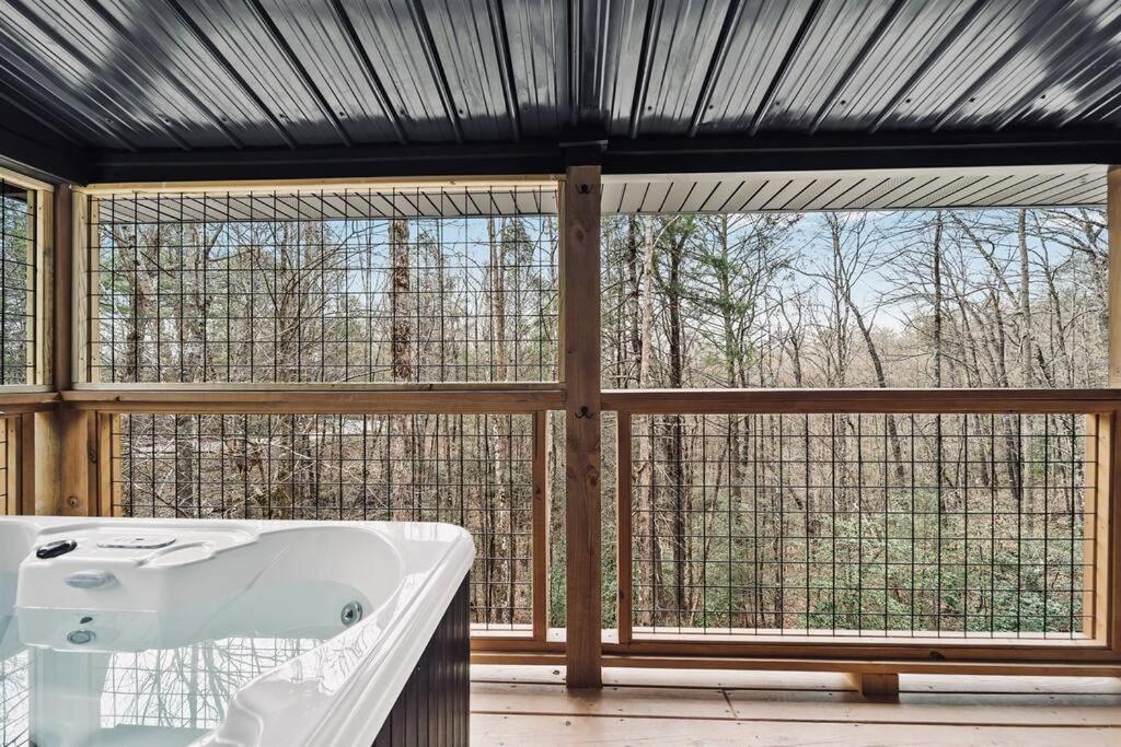 Honeymoon Couples Cabin Secluded, Hot Tub, Views 塞维尔维尔 外观 照片