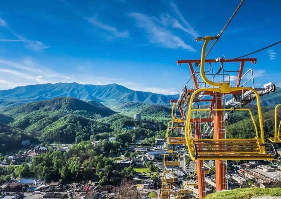 Honeymoon Couples Cabin Secluded, Hot Tub, Views 塞维尔维尔 外观 照片